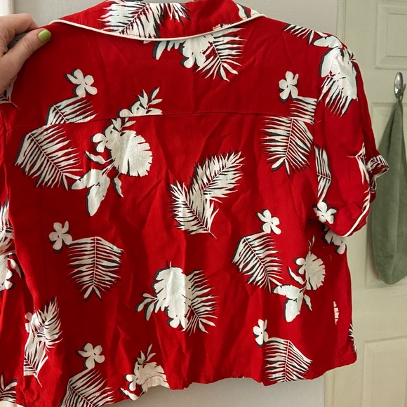 Hawaiian Cropped Buttondown - Picture 3 of 3